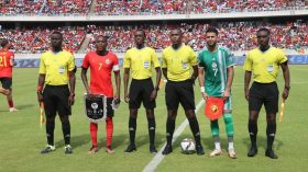 25 لاعبا موزمبيقيا لِمُباراة الجزائر وقائد بِعمر 41 سنة