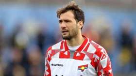 إيقاف لاعب أرجنتيني بِسبب عنصريته ضد مدافع جزائري