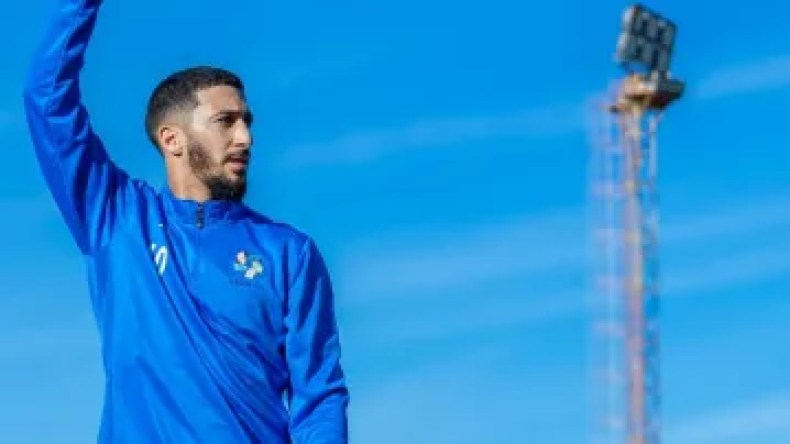 بِالفيديو: بن رحمة “يُدغدغ” منافسيه