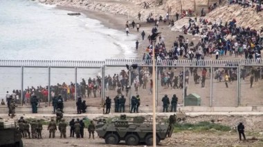 Les autorités marocaines laissent passer des migrants illégaux vers Ceuta