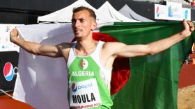 بِالفيديو: هكذا يتدرّب العدّاء مولة في رمضان