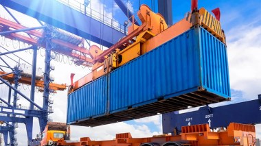 International Tender To Buy 2100 Containers… With A Profit Of $ 20 Million Per Week