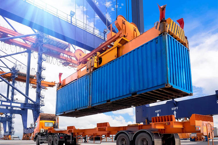 International Tender To Buy 2100 Containers… With A Profit Of $ 20 Million Per Week