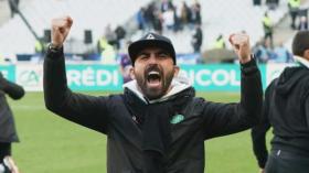 هكذا ودّعت جماهير سانت إيتيان المدرب الجديد لِأواسط الجزائر