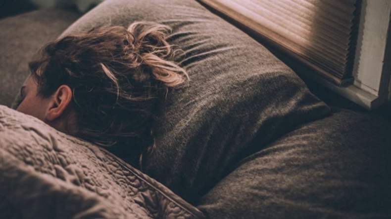 أفضل 6 مشروبات لحرق الدهون أثناء النوم
