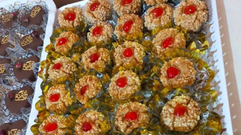 إقبال كبير لربّات البيوت على طلب الحلويات الجاهزة