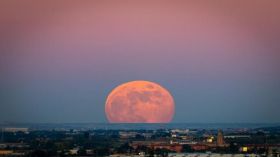 بالفيديو.. السماء على موعد مع “قرون الشيطان” و”القمر العملاق” هذا الأسبوع