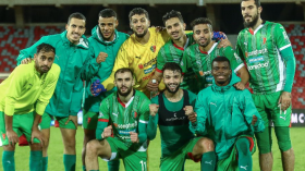 تعيّين طاقم تحكيم مباراة مولودية الجزائر وأورلاندو بيراتس