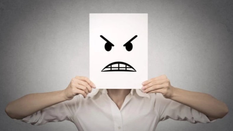 لهذا تشعر بتقلب المزاج أثناء الصيام؟