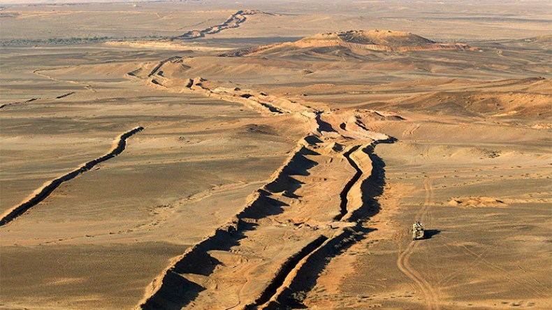 10 ملايين لُغمٍ منتشرٍ في رمال الصحراء الغربية