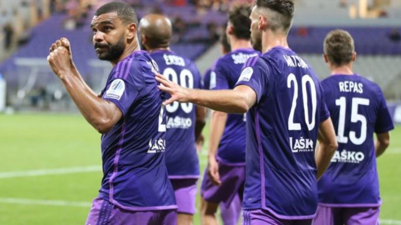سوداني يقود ناديه للفوز على متصدر الدوري السلوفيني