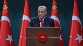 أردوغان يحمّل المعارضة مسؤولية تقلبات السوق المالي