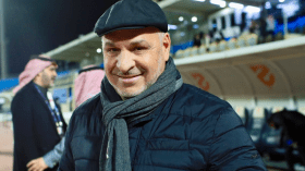 الجزائري زكري يقود الخلود لفوز جديد ويقترب من تحقيق الهدف