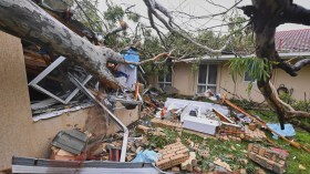 380 ألف منزل بلا كهرباء.. إعصار “ألفريد” يُغرق استراليا في الظلام