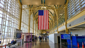 بينها دول عربية.. إدارة ترامب تدرس حظر السفر على عشرات الدول    