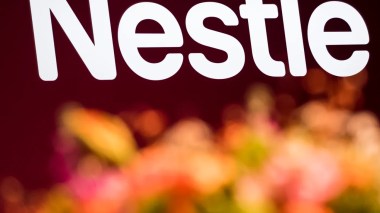 L’APOCE met en garde contre des produits Nestlé et Perrier contaminés