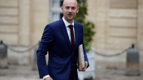 عطاف يتلقى اتصالا هاتفيا من نظيره الفرنسي