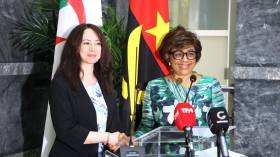 منصوري تزور أنغولا