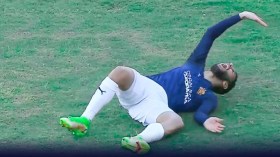 قندوسي سيغيب من ثلاثة إلى أربعة أشهر قبل العودة للملاعب