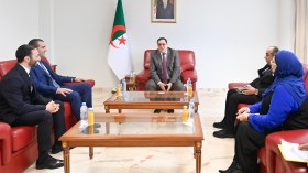 وزير الاتصال يبحث آفاق الشراكة الإعلامية مع شبكة CNN