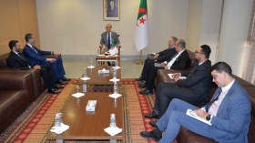 شايب يتباحث مع وفد مجمع “سي أن أن إنترناشيونال”