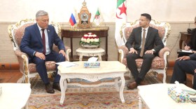 نائب رئيس لجنة الدفاع للمجلس الفيدرالي الروسي في الجزائر