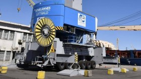 ميناء الجزائر يتعزز برافعة حديثة لدعم قدراته التشغيلية