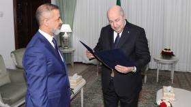 الرئيس تبون يستلم دعوة رسمية من نظيره العراقي لحضور القمة العربية في بغداد (فيديو)