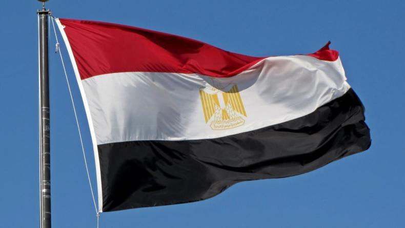 وفد من “حماس” في القاهرة لاستكمال مباحثات وقف إطلاق النار