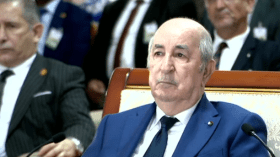 الرئيس تبون يشرف على وضع محطة ضخّ المياه “القطراني 2” ومحطة تصفية المياه المستعملة في بشار حيّز الخدمة (فيديو)