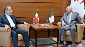 بالفيديو.. عطاف يتحادث مع نظيره الإيراني عباس عراقجي