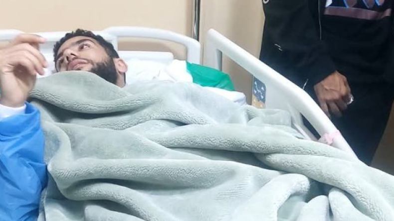 سفير الجزائر بِمصر يزور قندوسي اطمئنانا عليه