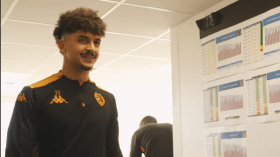 بالفيديو.. بشير بلومي يعود إلى مركز تدريبات ناديه هال سيتي