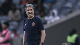 بن يحيى: “الإقصاء مر وشرفنا الكرة الجزائرية والإفريقية”