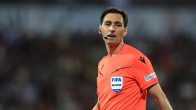 بِالفيديو: حكم إسباني يبكي بِسبب قناة تلفزيونية تحاملت عليه