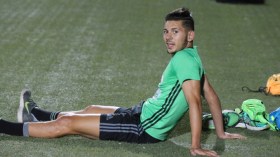 بِالفيديو: ماذا فعل اللاعب الذي أدخله ماجر بديلا لِمحرز؟!