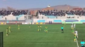 بِالفيديو: لقطة طريفة في مباراة البيّض والساورة