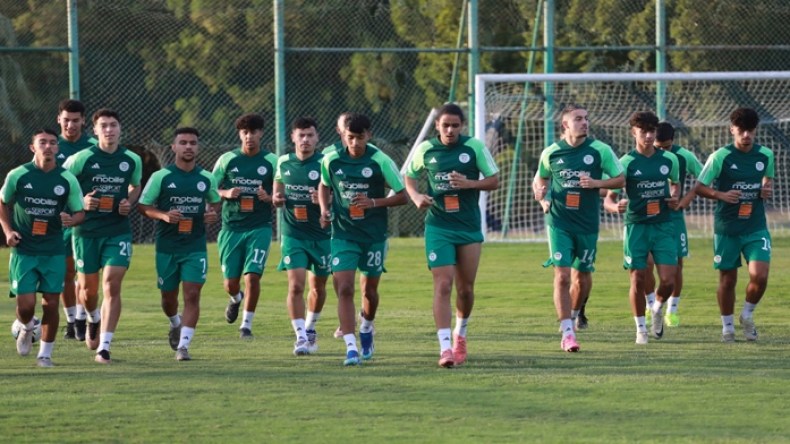 أوّل قائمة لاعبين للمدرب الجديد لأواسط “الخضر”