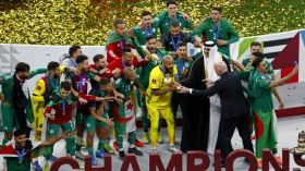 رئيس “الفيفا” يدعو الجزائر إلى الدّفاع عن لقبها العربي