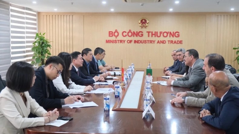 مباحثات جزائرية فيتنامية لرفع التبادلات التجارية وتعزيز الاستثمار