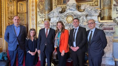 How Does the French Right Plan to Abort Reconciliation With Algeria?