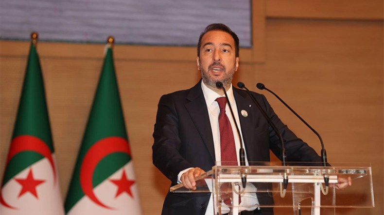 مجلس التجديد الاقتصادي الجزائري يلغي زيارته الى فرنسا لهذا السبب
