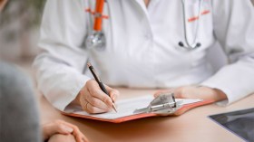 ورشات تفاعلية لتحفيز المواطنين على الكشف المبكر عن الأمراض