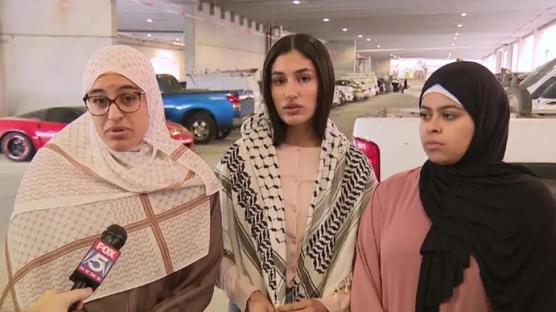 بالفيديو.. هكذا اعتذر طليق نائبة أمريكية من 3 مسلمات أهانهن