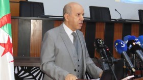 سايحي يستنفر مصالحه لتدارك نقائص التكفل بمرضى السرطان