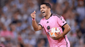 بالفيديو.. سواريز يعود إلى الواجهة بعضة جديدة