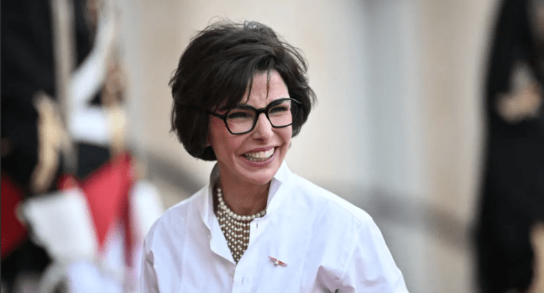 Rachida Dati dans la tourmente en raison des bijoux de luxe cachés!