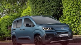 فيات الجزائر تدعم سائقي سيارات الأجرة بمركبات جديدة