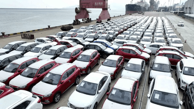 تهميش الزبائن وتأخير التسليم.. “حمايتك” تفتح النار على وكلاء السيارات