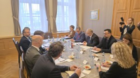 الجزائر وسلوفينيا تبحثان تطور الأوضاع في فلسطين ومسألة الصحراء الغربية والساحل